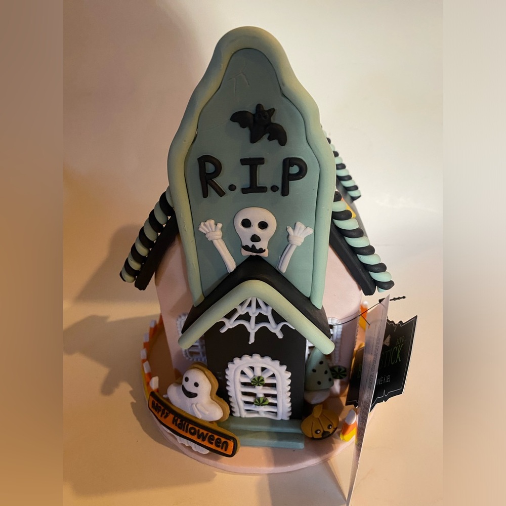 Halloween Haunted House Ghost Light Up Gingerbread Candy Corn NWT